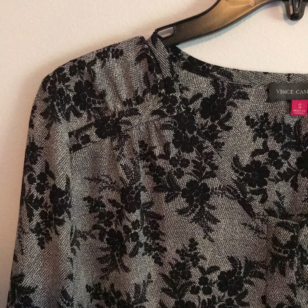 Vince Camuto blouse black lace print